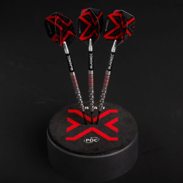 Flight Set Blade X - Prism Delta Metallic Schwarz & Rot